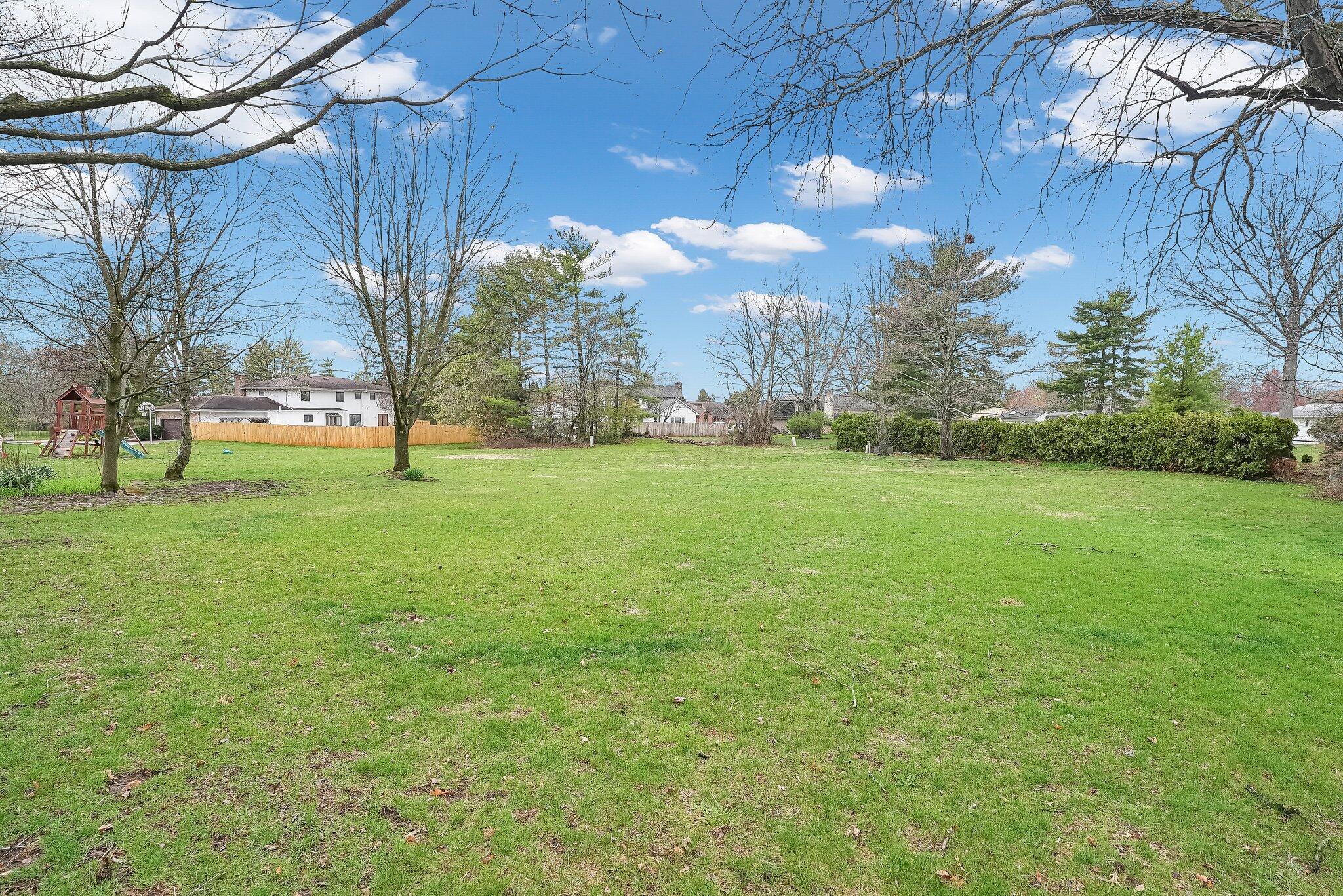 821 Strawberry Hill Road E