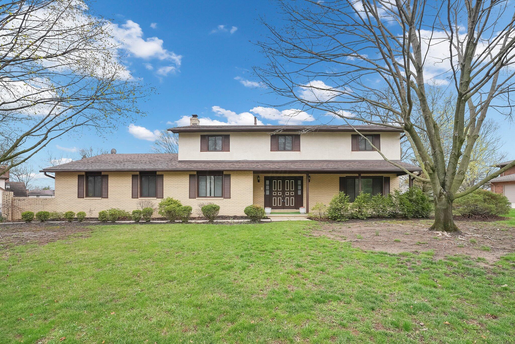 821 Strawberry Hill Road E