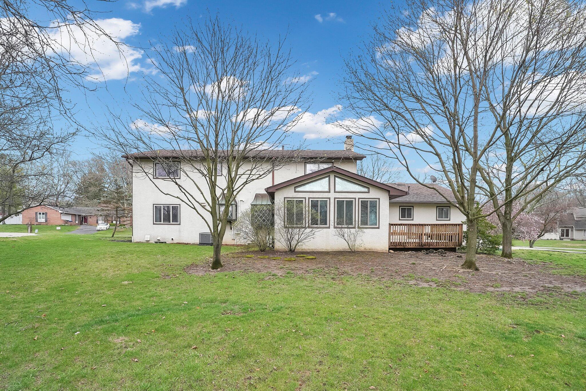 821 Strawberry Hill Road E