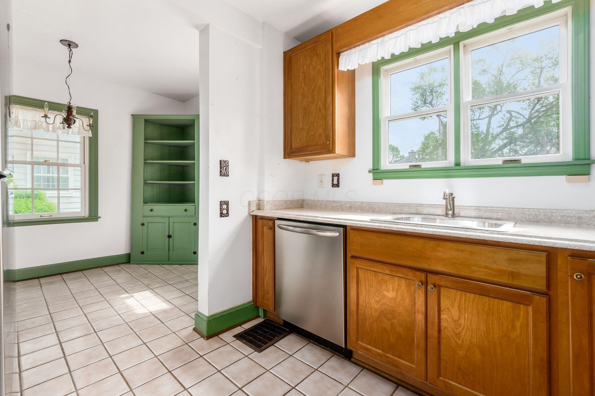 262 N Ardmore Road