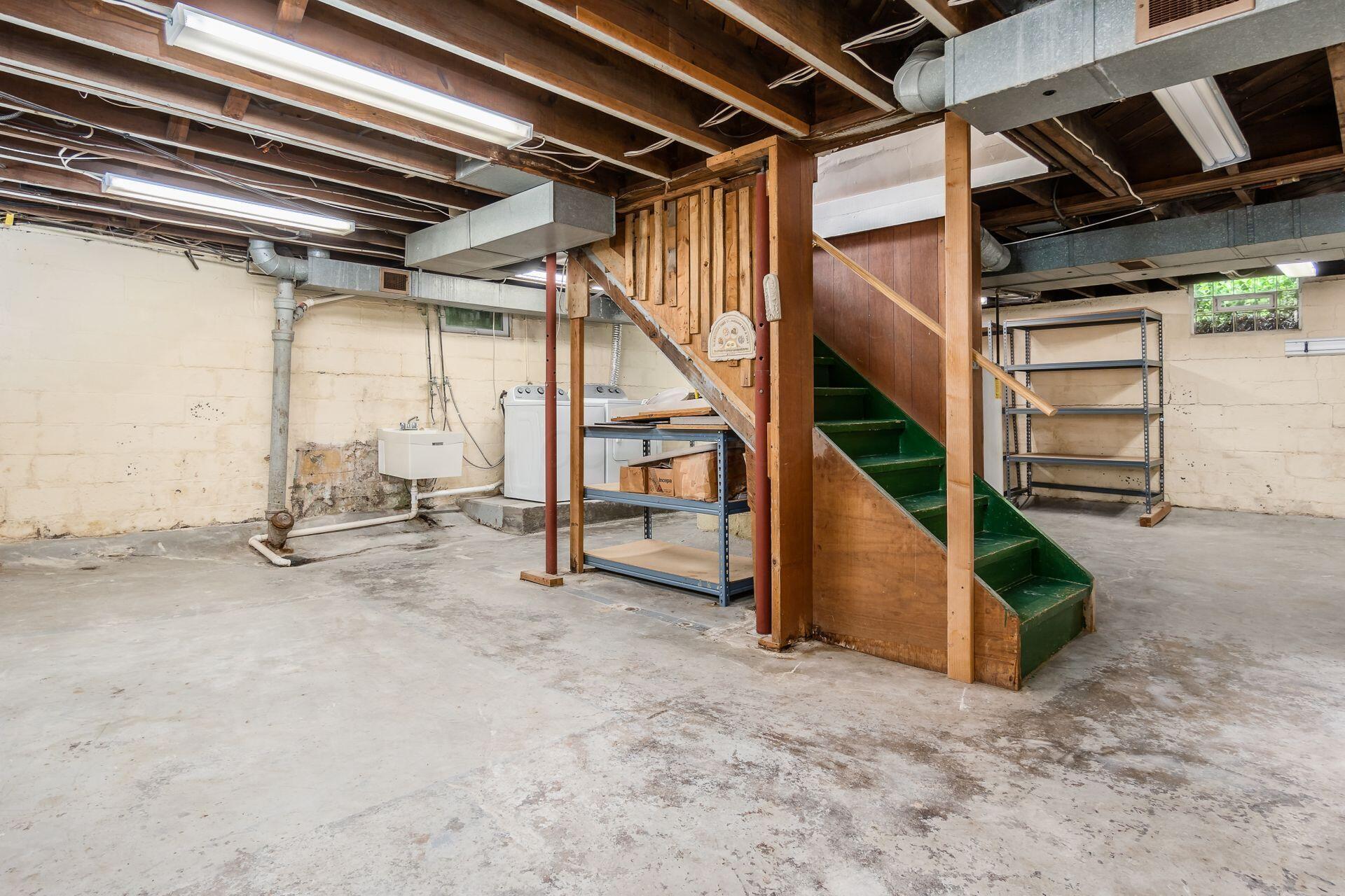 262 N Ardmore Road
