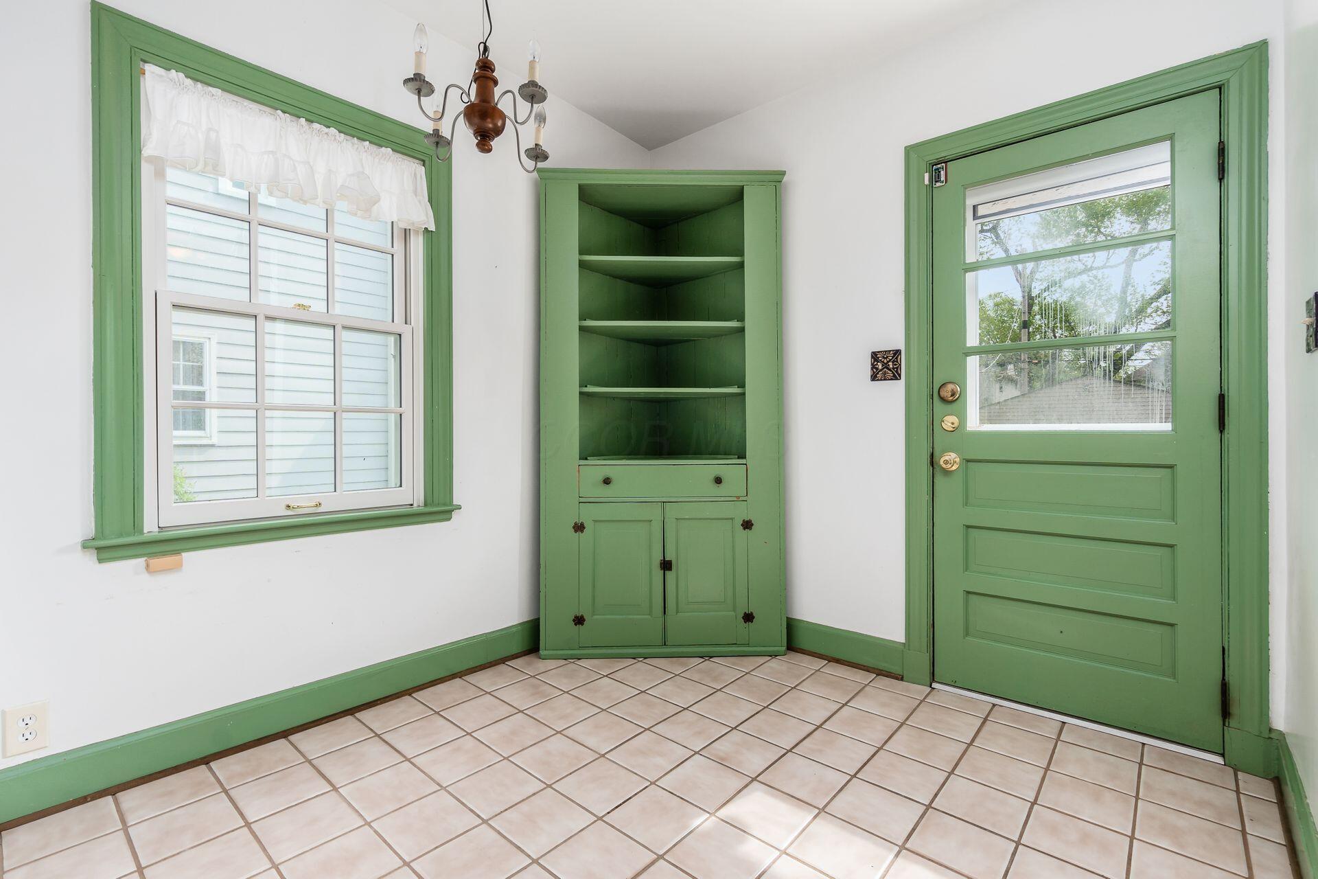 262 N Ardmore Road