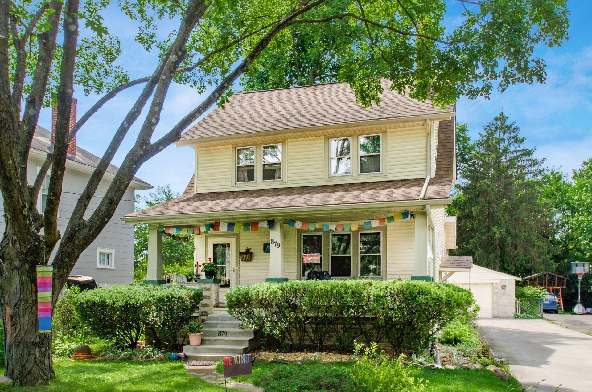 879 College Avenue