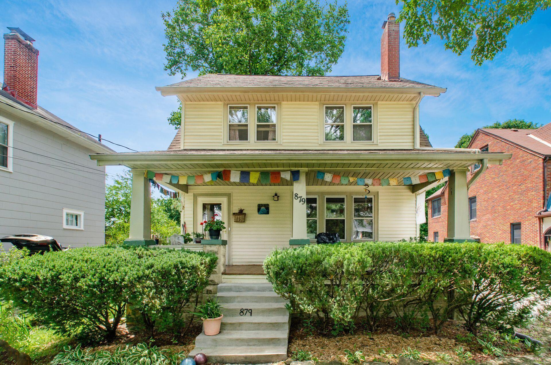 879 College Avenue