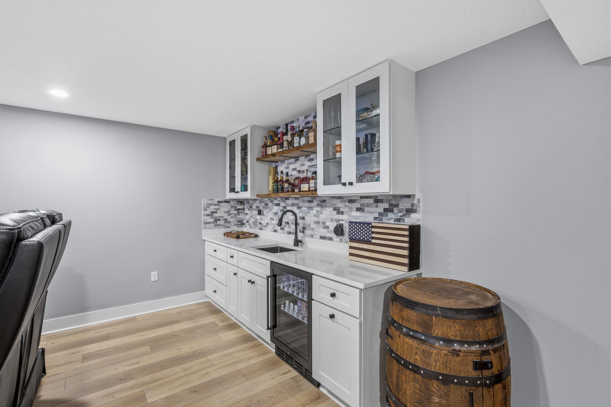 2592 Mcclouds Square