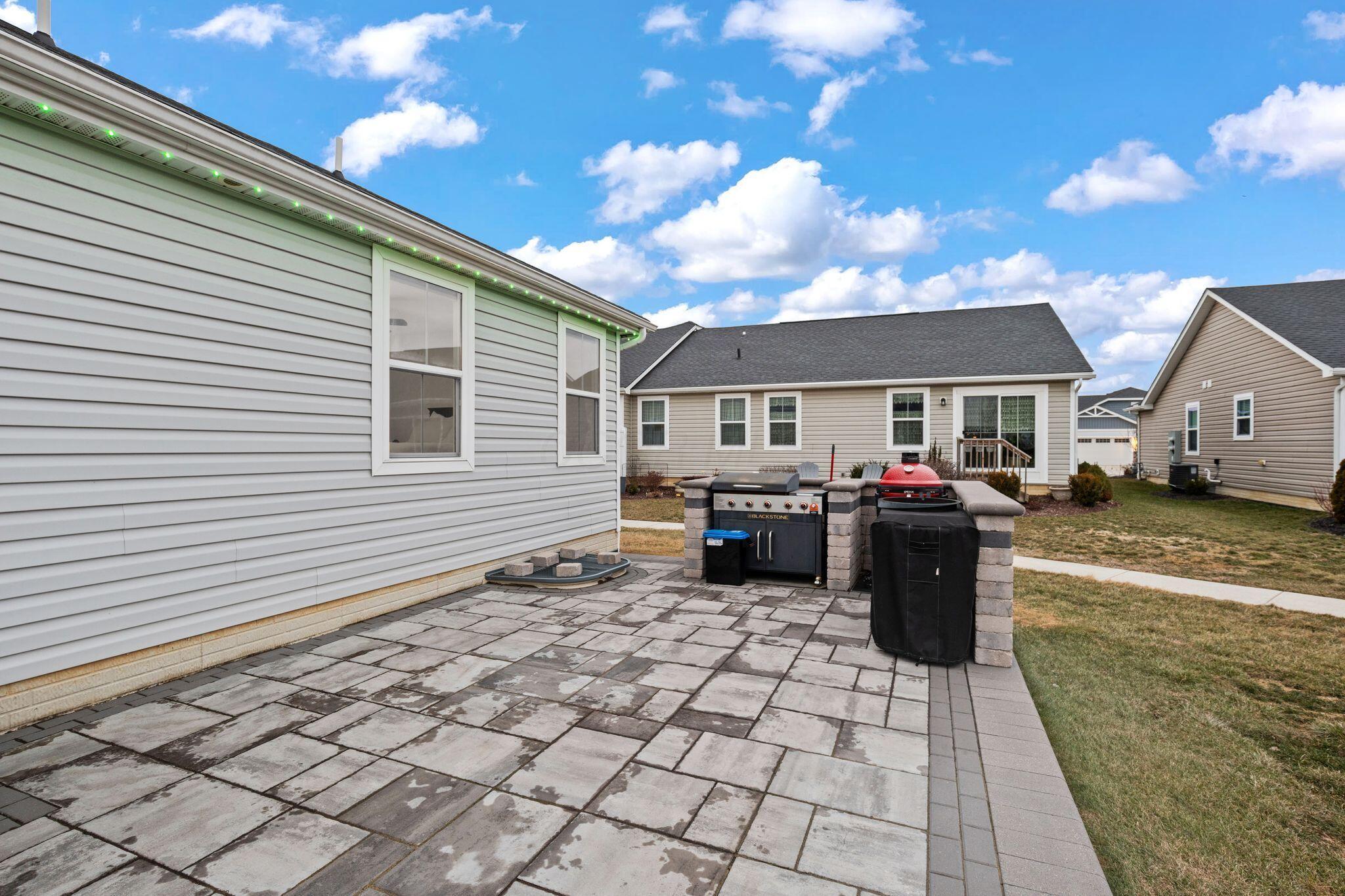 2592 Mcclouds Square
