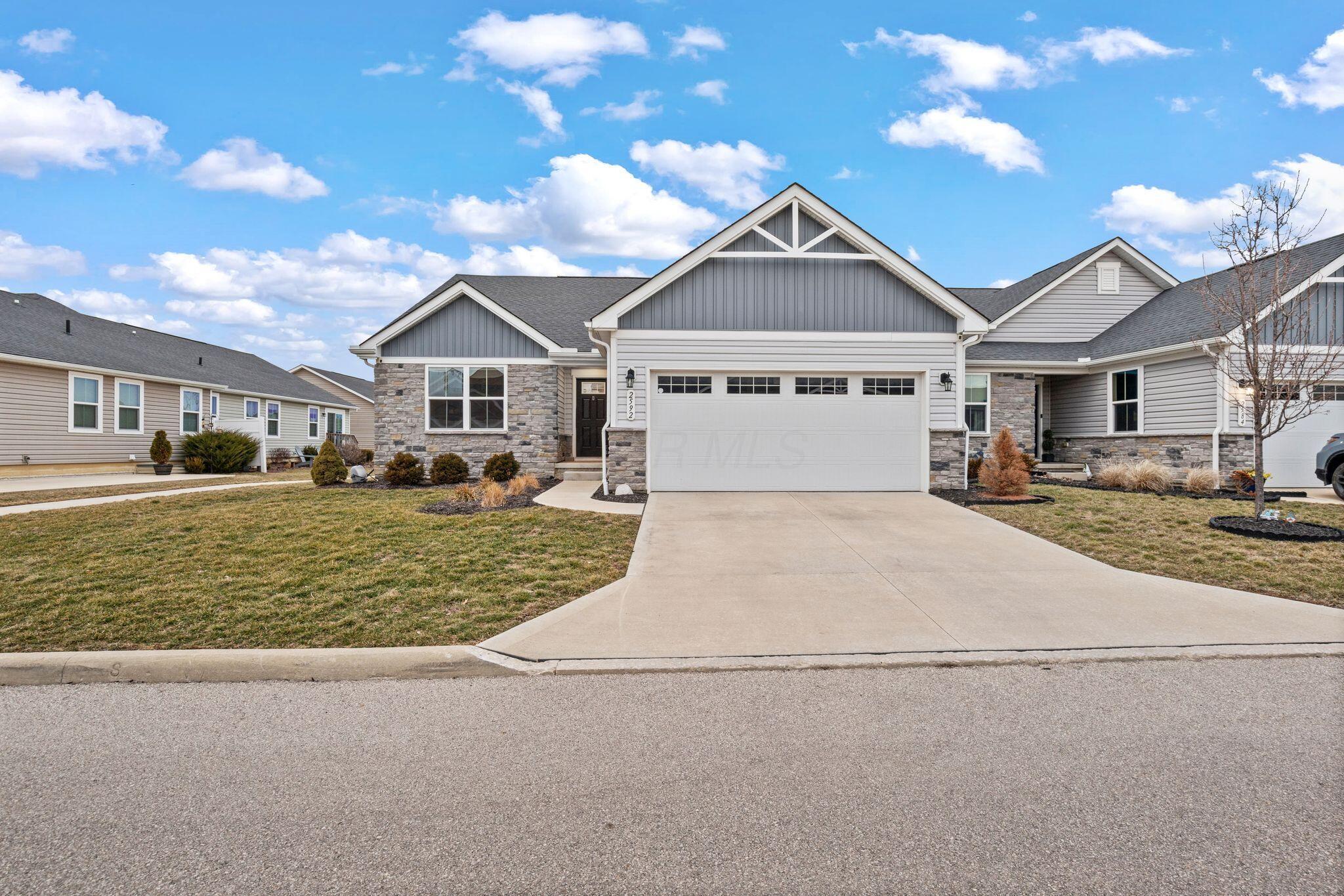 2592 Mcclouds Square