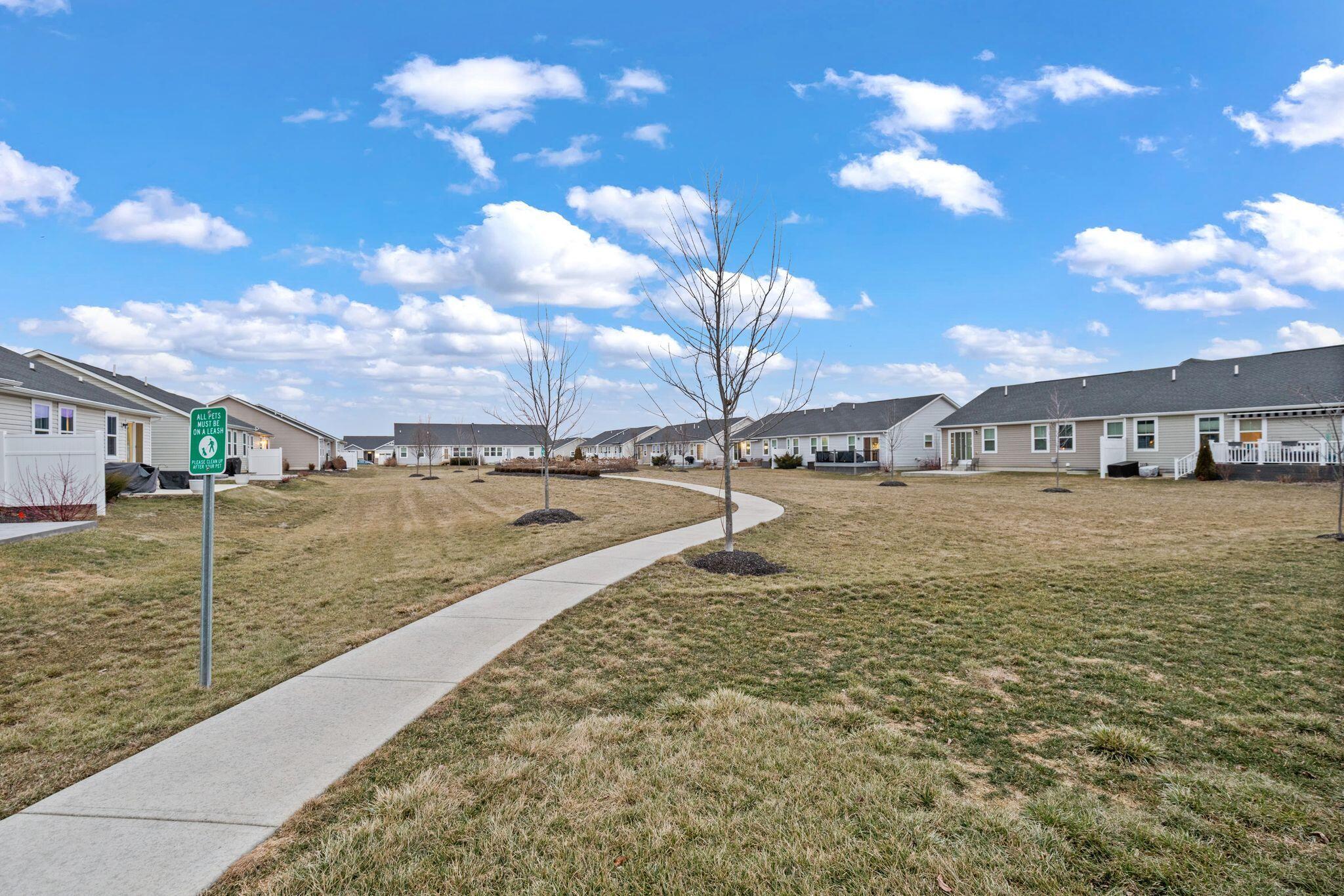 2592 Mcclouds Square