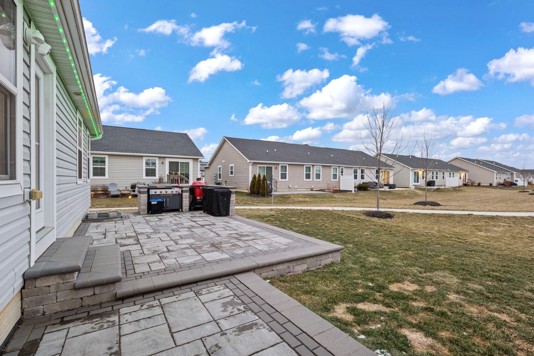 2592 Mcclouds Square