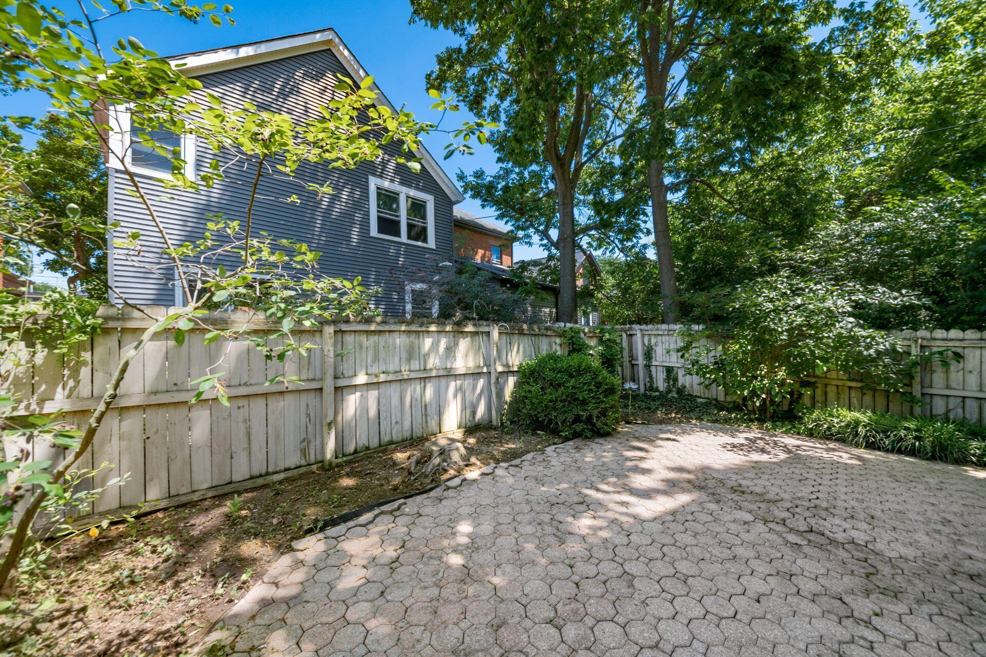 652 Brust Street
