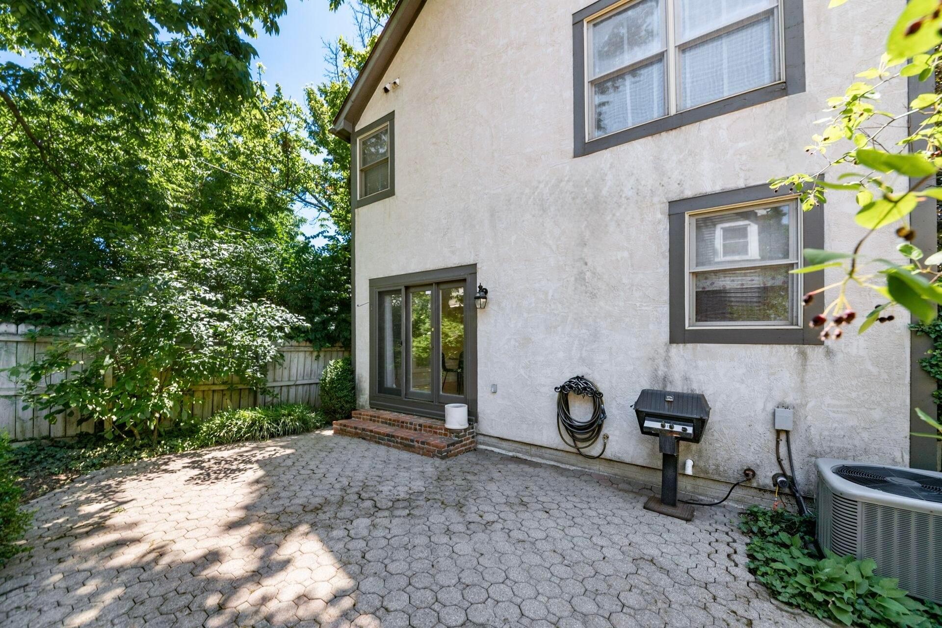652 Brust Street