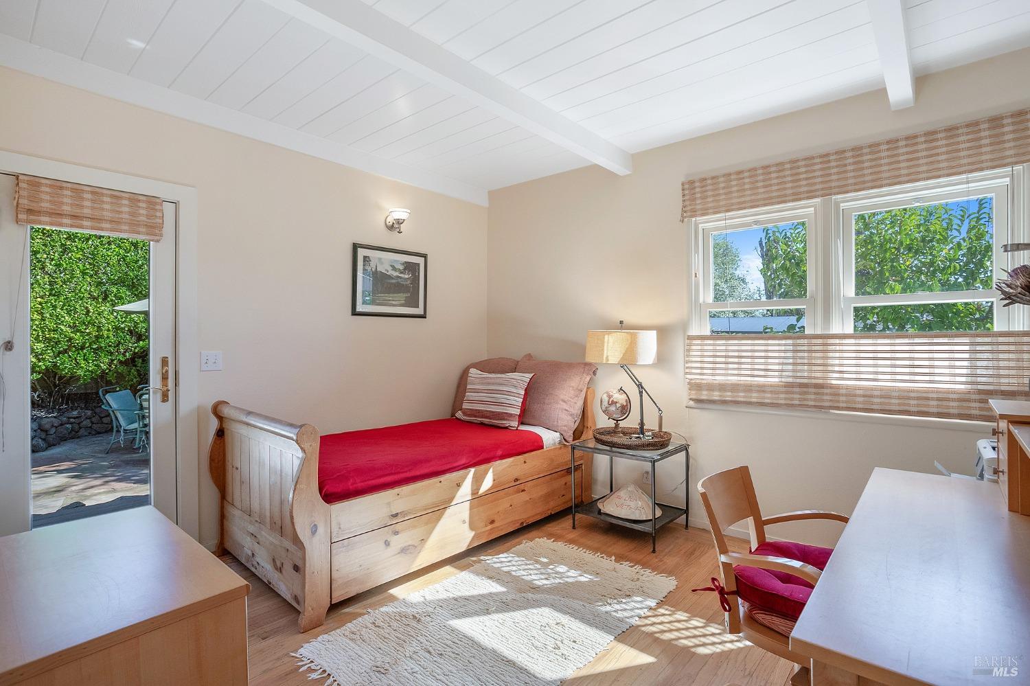 435 E Blithedale Ave