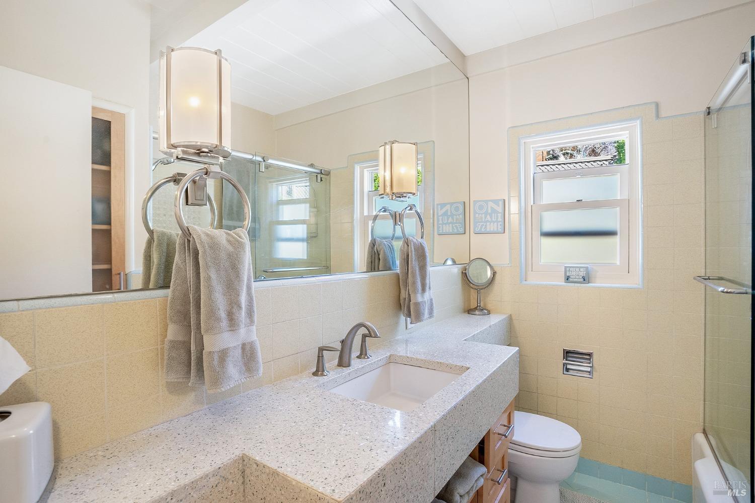 435 E Blithedale Ave