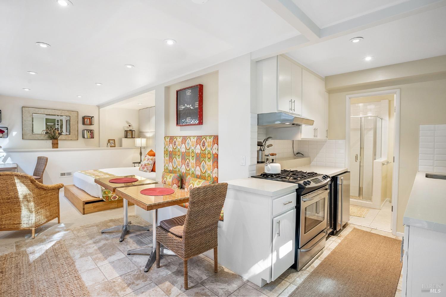 435 E Blithedale Ave