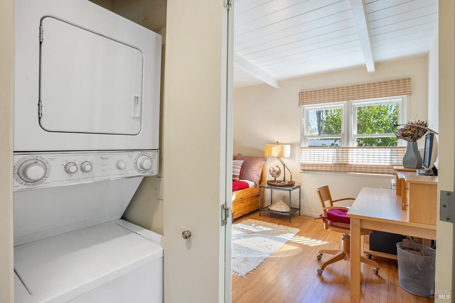 435 E Blithedale Ave