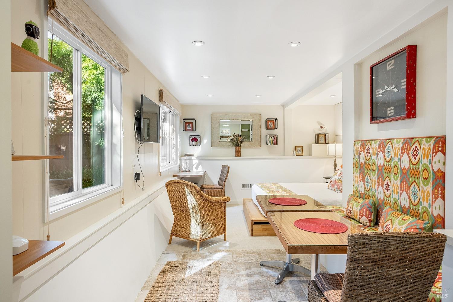 435 E Blithedale Ave