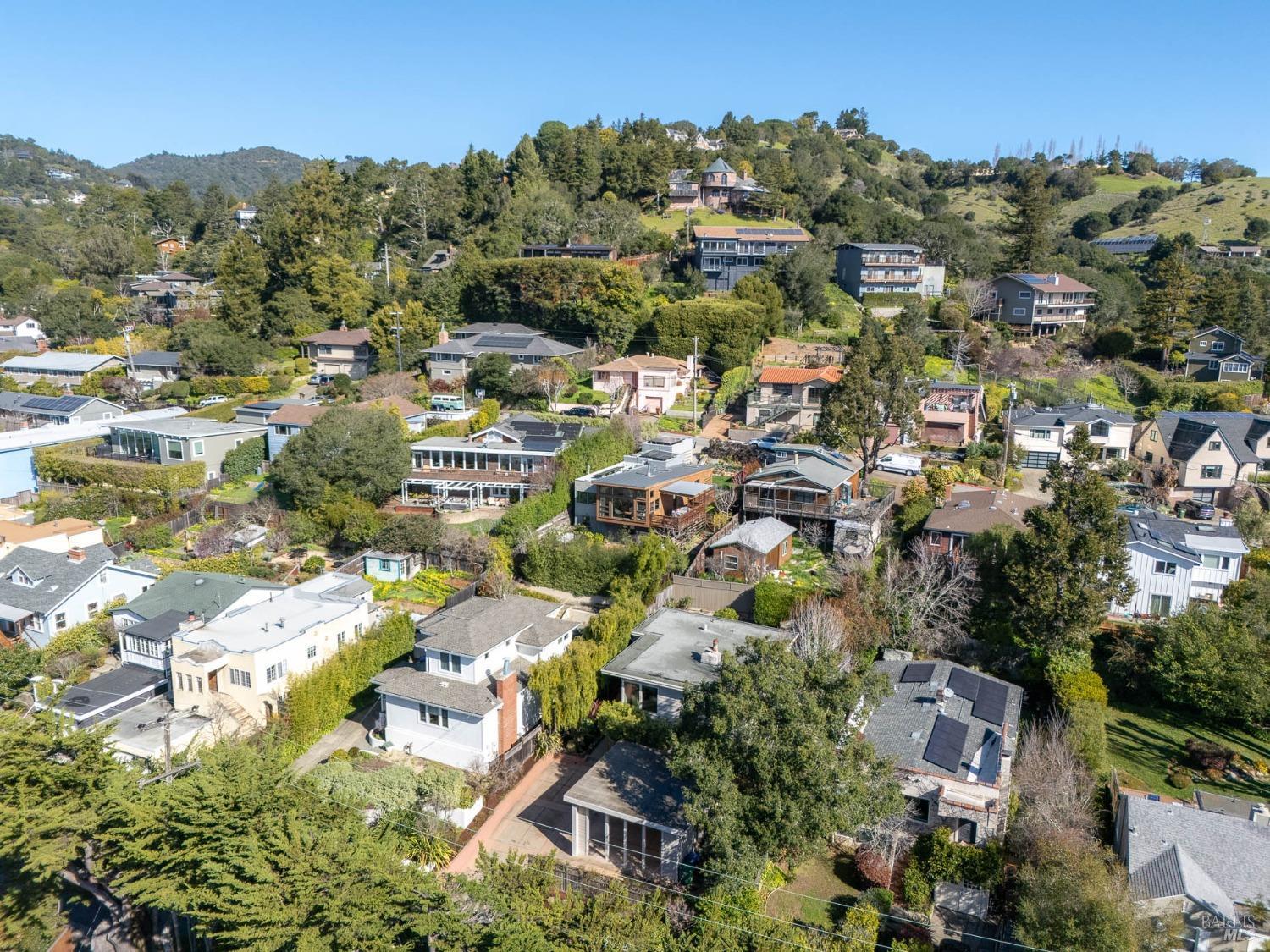 435 E Blithedale Ave