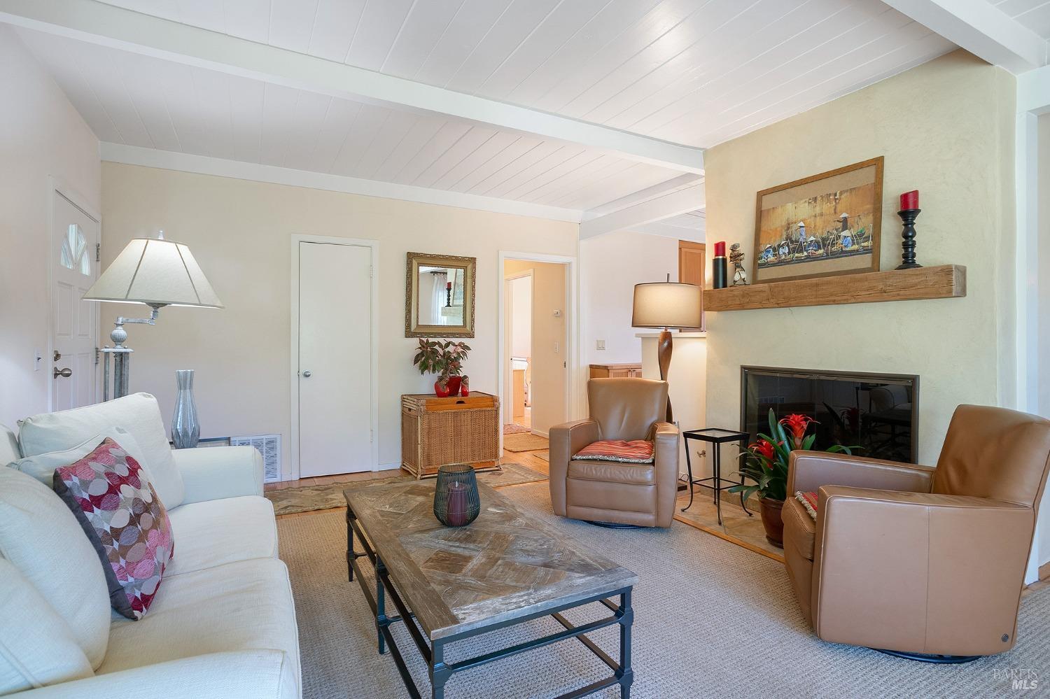 435 E Blithedale Ave