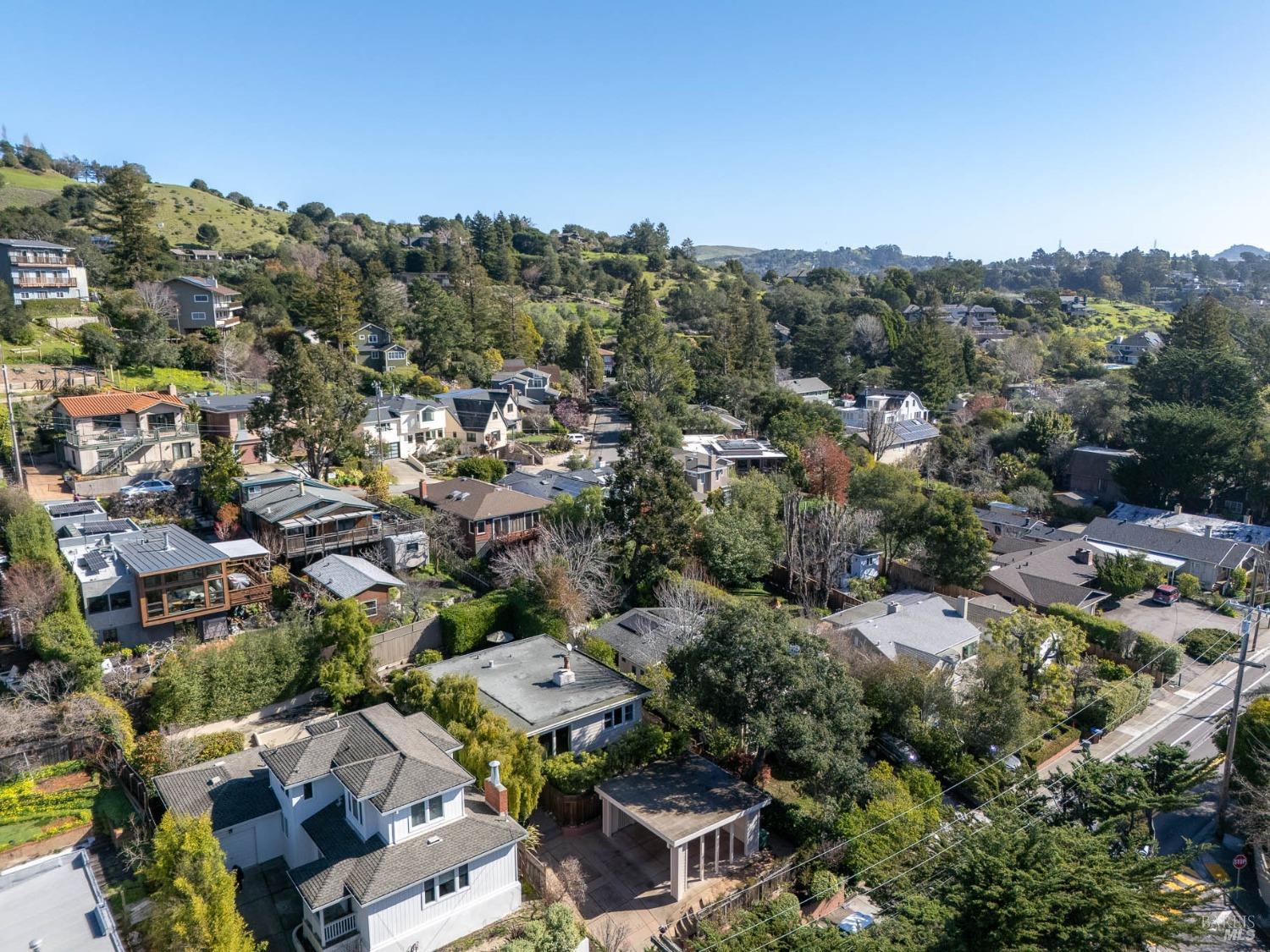 435 E Blithedale Ave