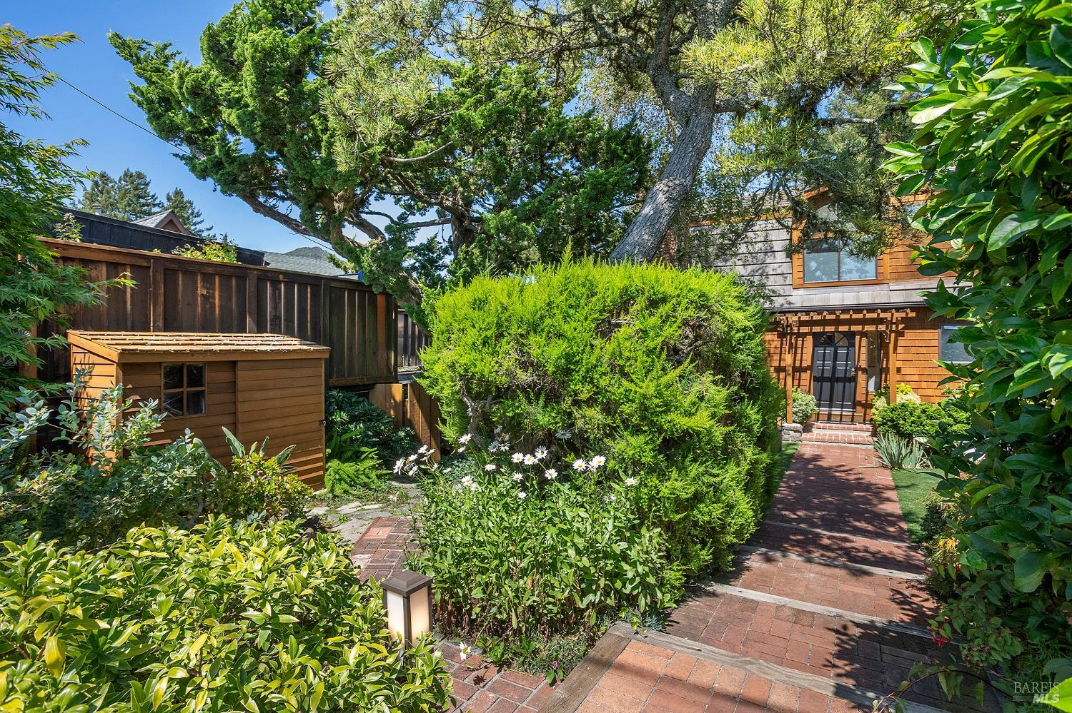 22 Marin View Avenue