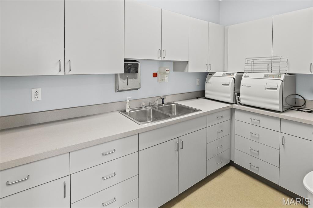 2412 Corporate Center