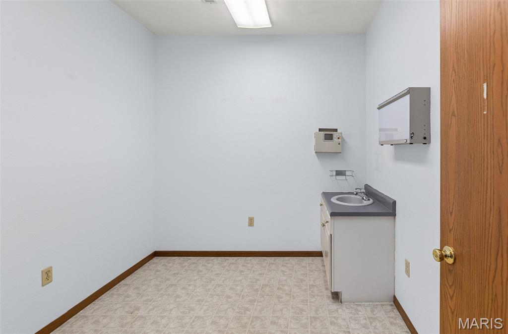 2412 Corporate Center