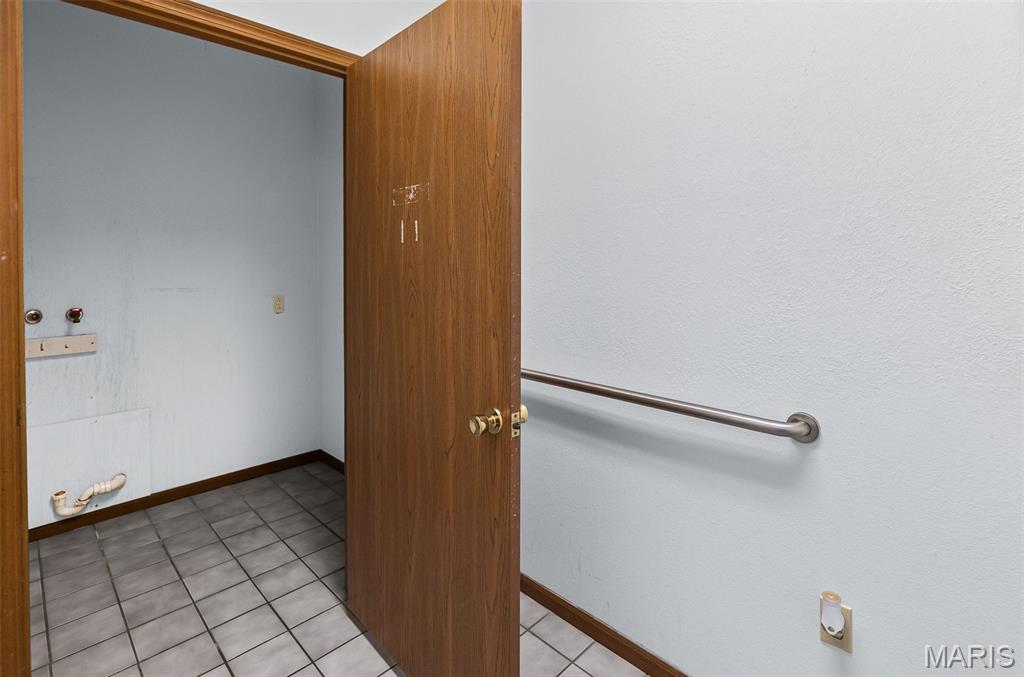 2412 Corporate Center