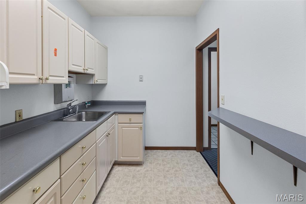 2412 Corporate Center