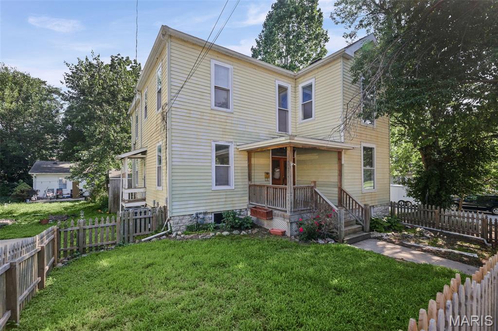 407 E 9th Street
