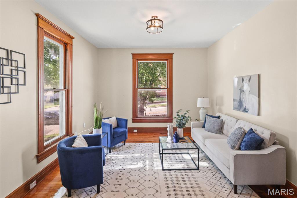 407 E 9th Street