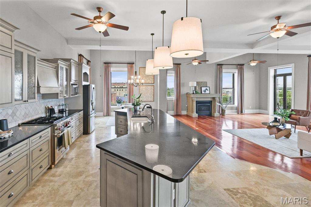 7 Alby Street Unit: 9