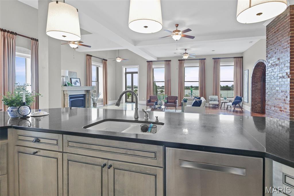 7 Alby Street Unit: 9