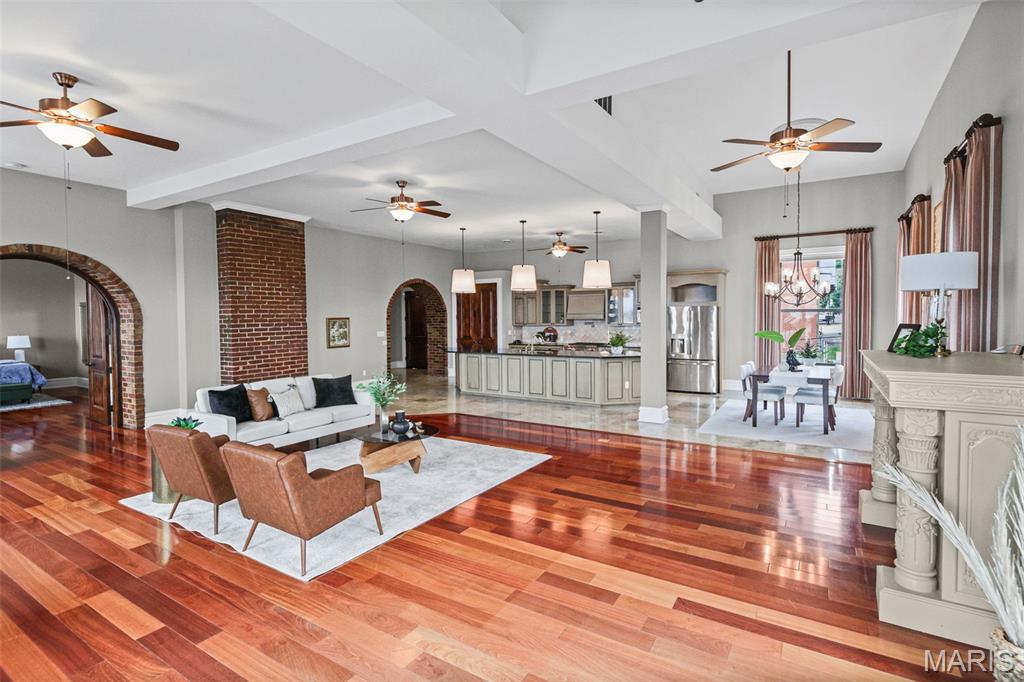 7 Alby Street Unit: 9