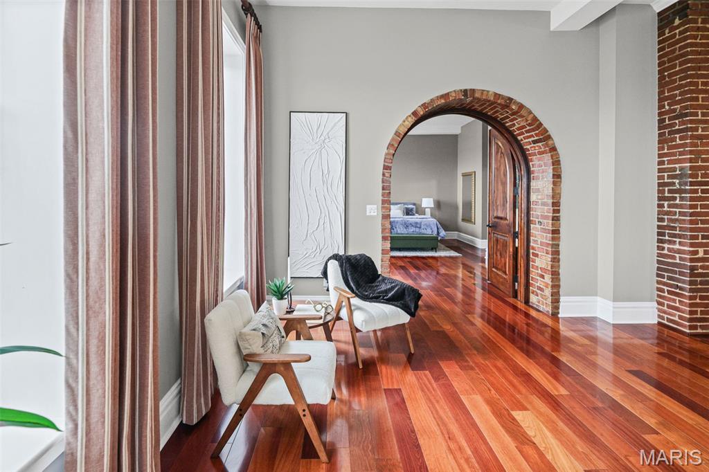 7 Alby Street Unit: 9