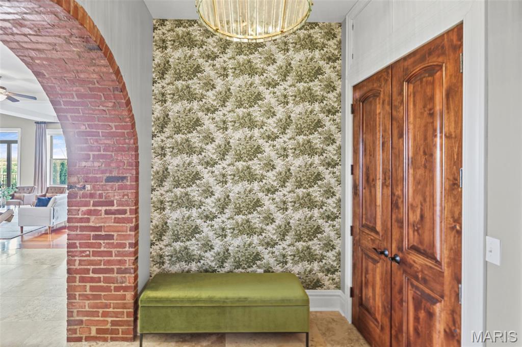 7 Alby Street Unit: 9
