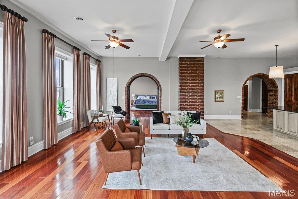 7 Alby Street Unit: 9