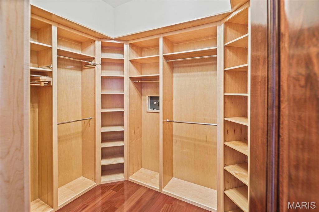 7 Alby Street Unit: 9