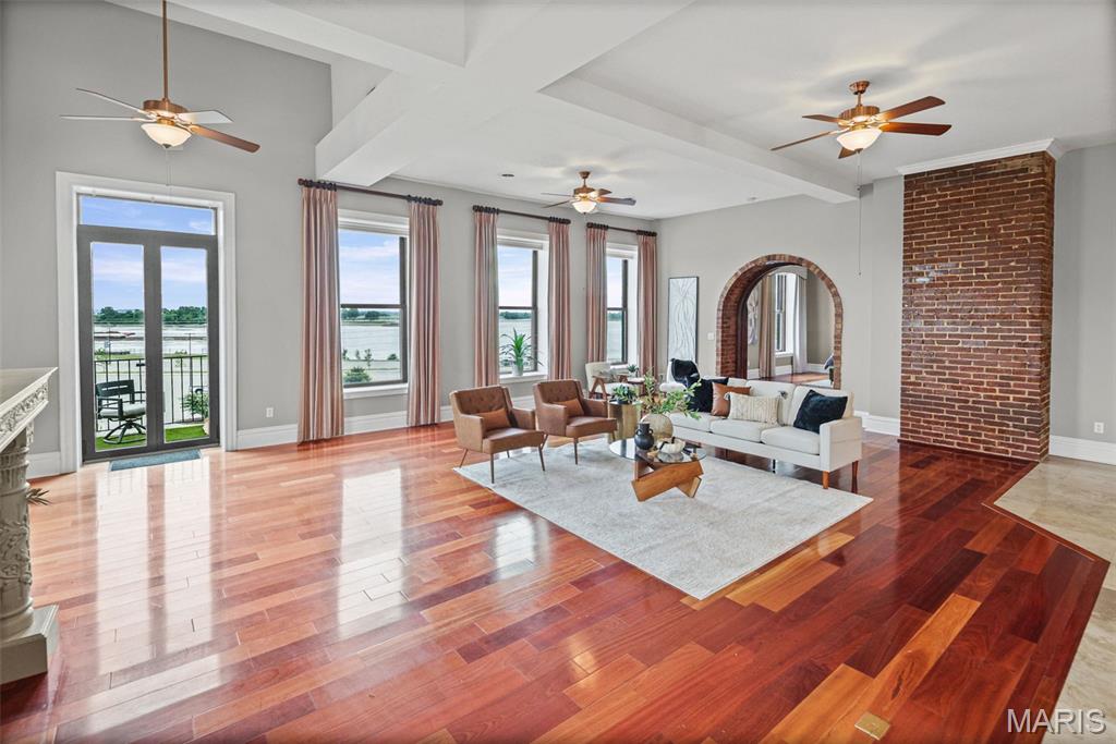 7 Alby Street Unit: 9