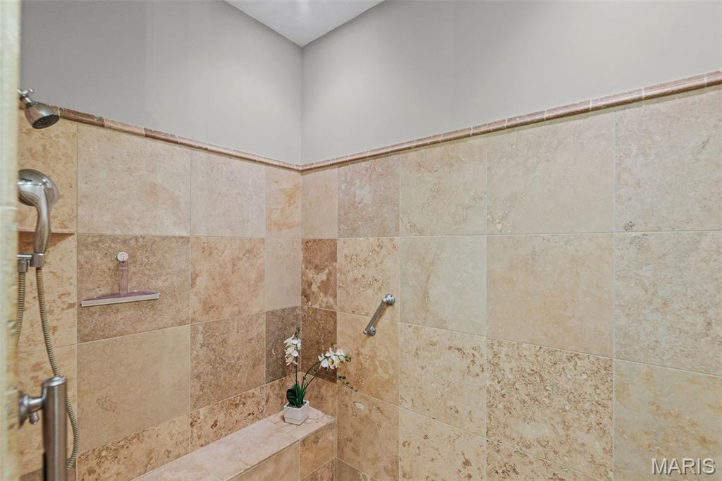 7 Alby Street Unit: 9