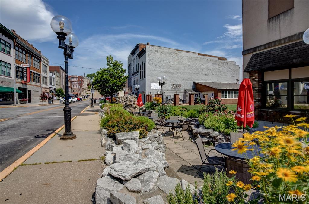 215 W 3rd Street