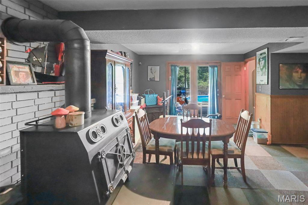 5905 Dogwood Lane