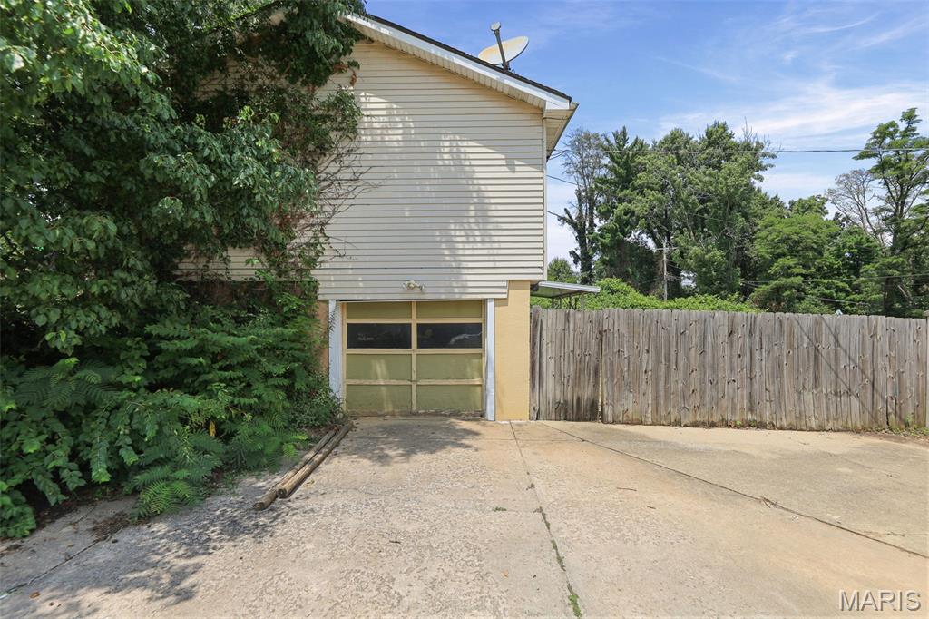 5905 Dogwood Lane