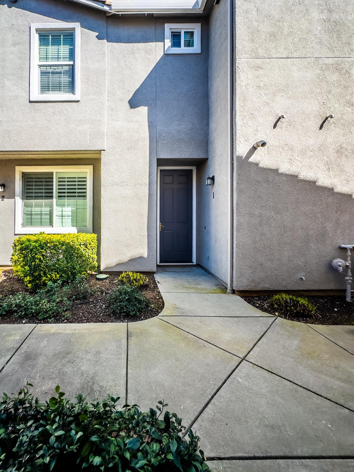 3010 Sierra View Circle 1