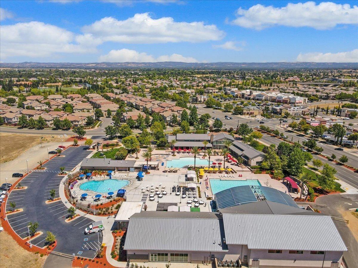 3010 Sierra View Circle 1