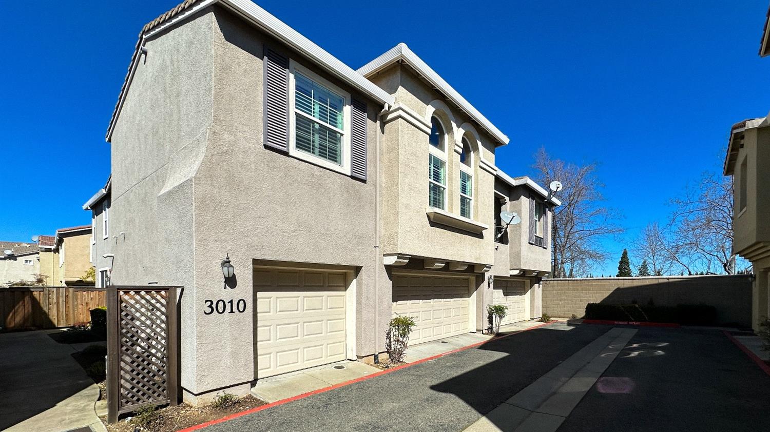 3010 Sierra View Circle 1
