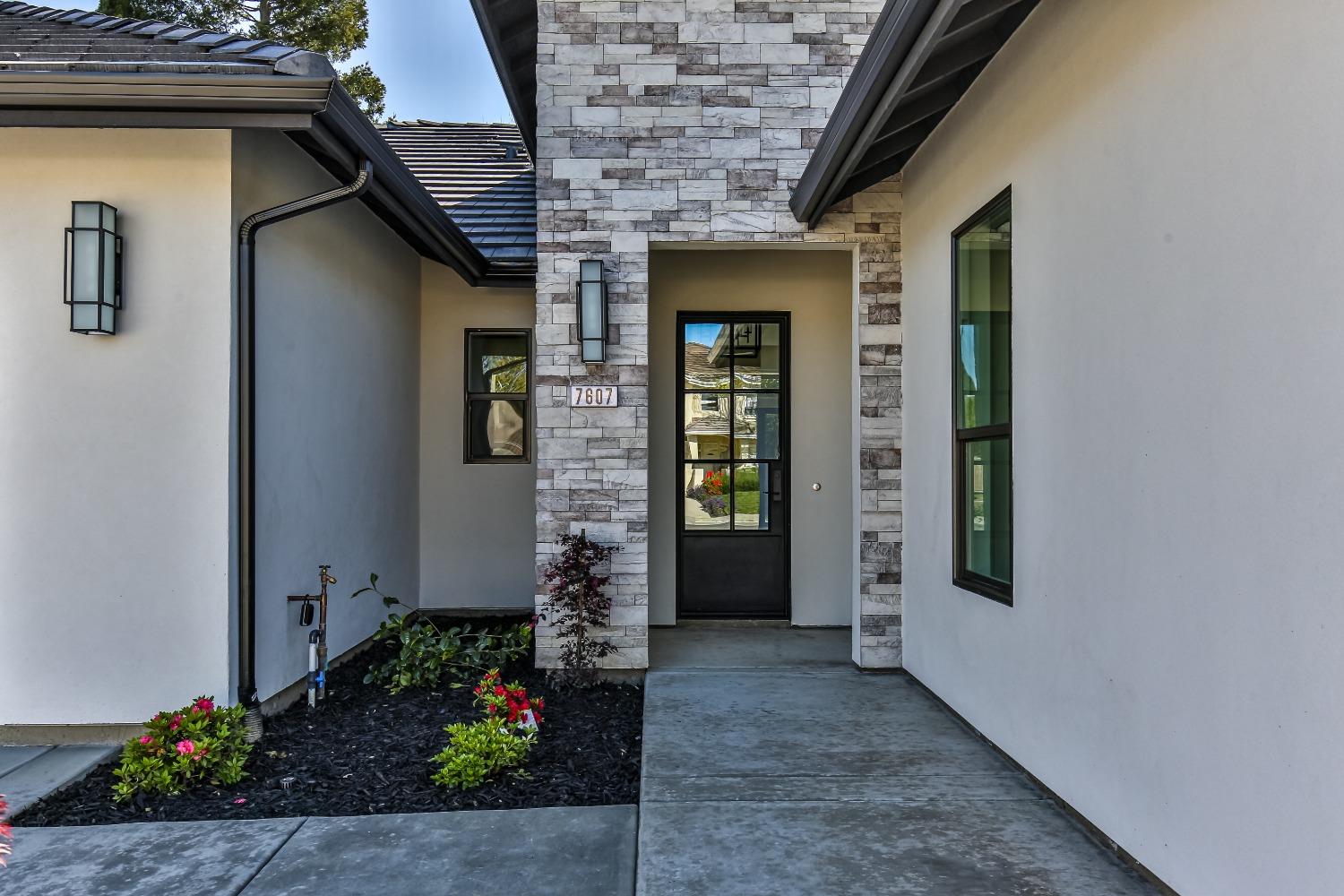 7607 Northland Drive