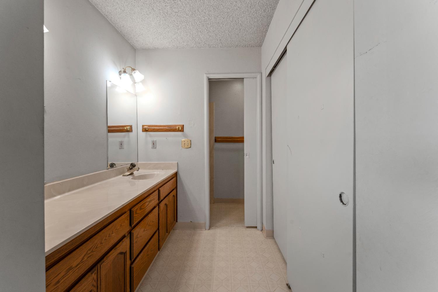 5907 Casa Alegre