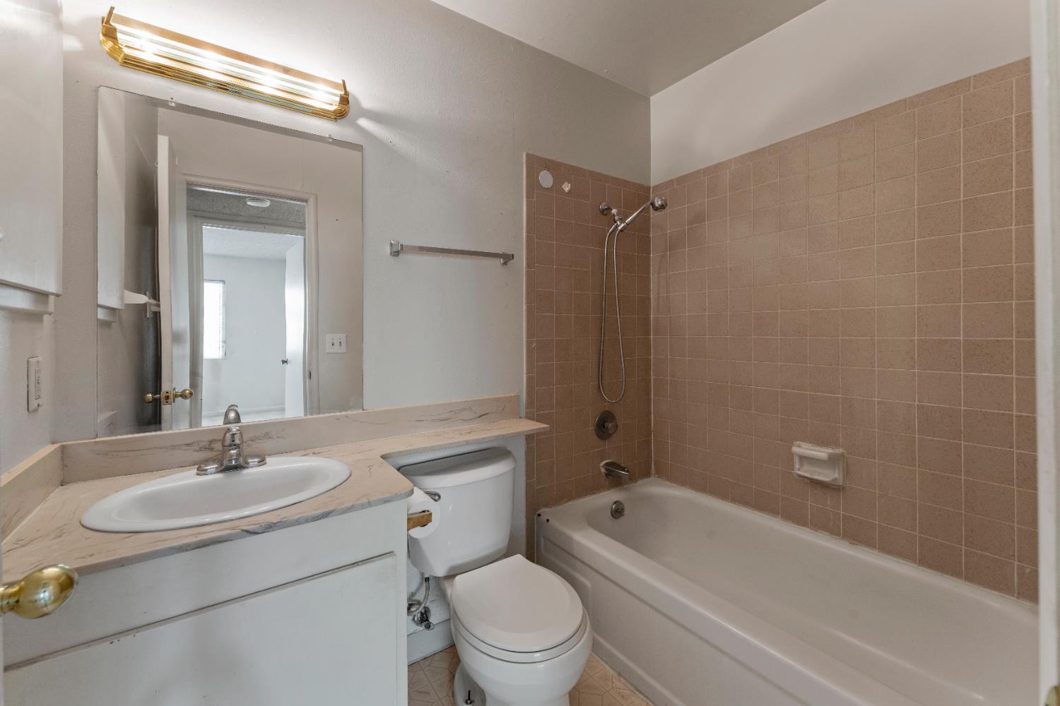5907 Casa Alegre
