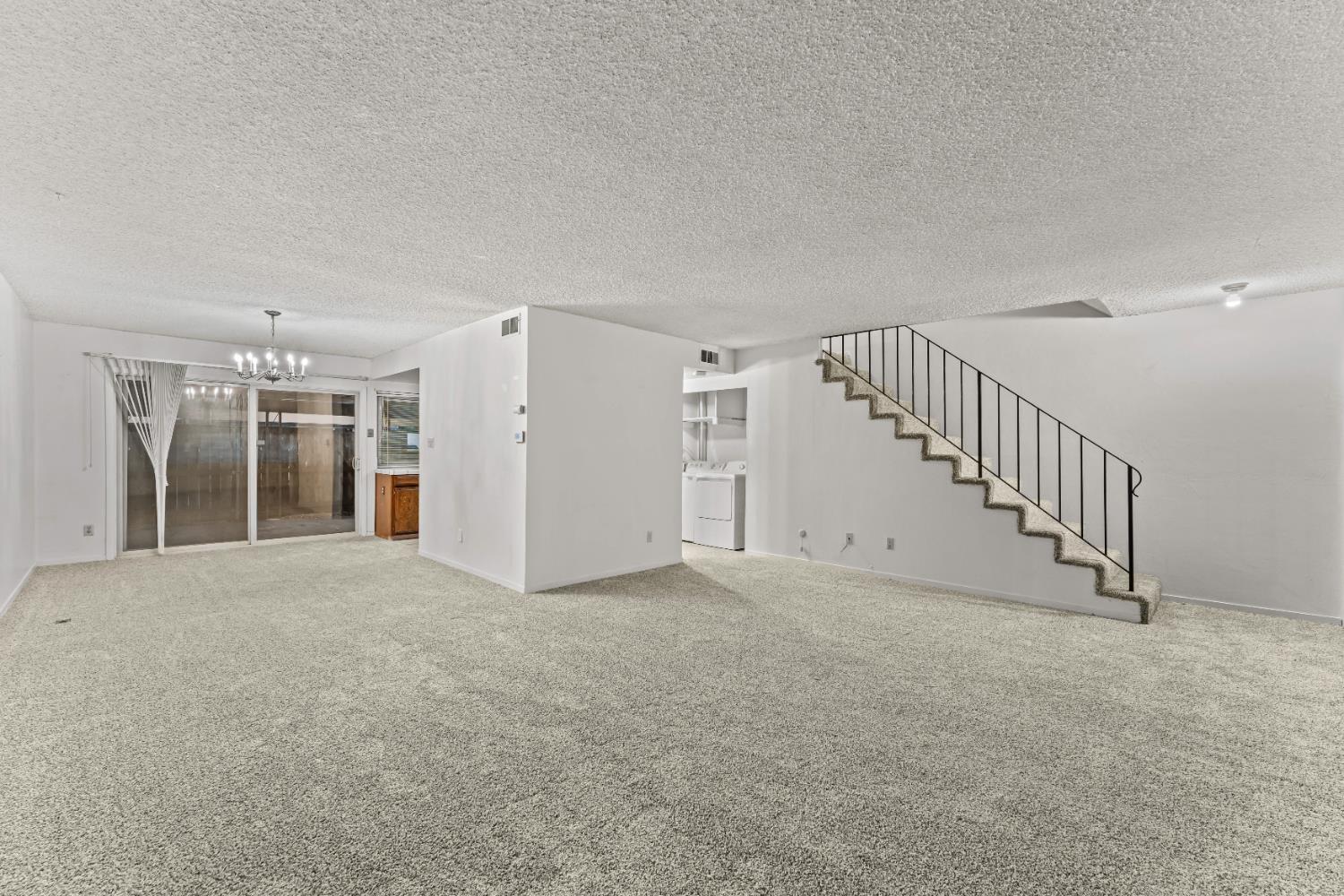 5907 Casa Alegre
