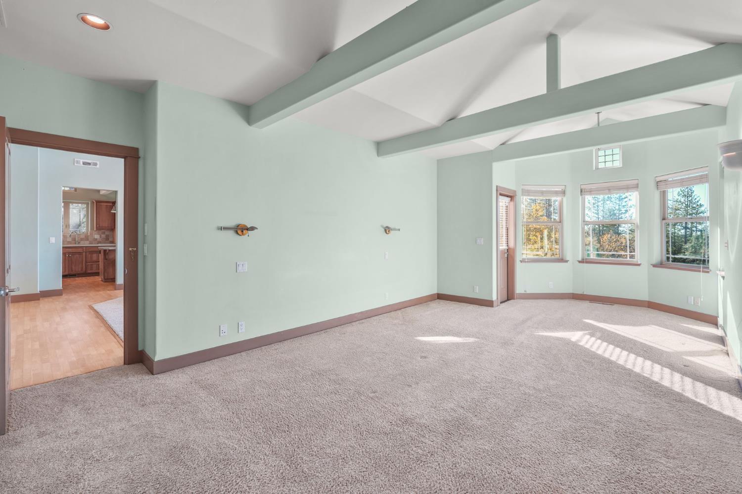 17833 Country Circle